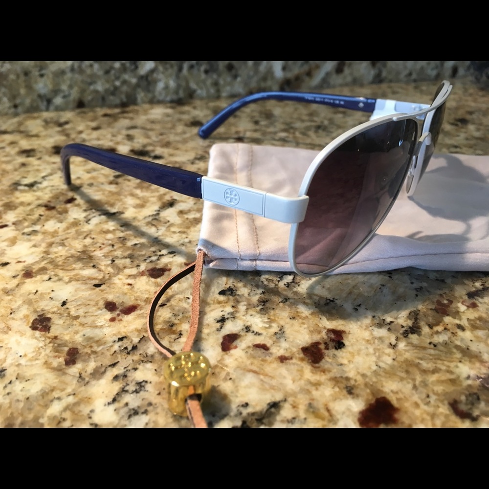 NWT Tory Burch Aviator Sunglasses